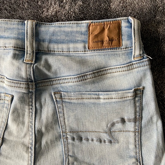american eagle light wash jean shorts - Picture 3 of 5